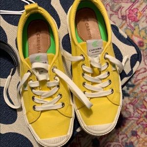 Cariuma OCA Low yellow canvas